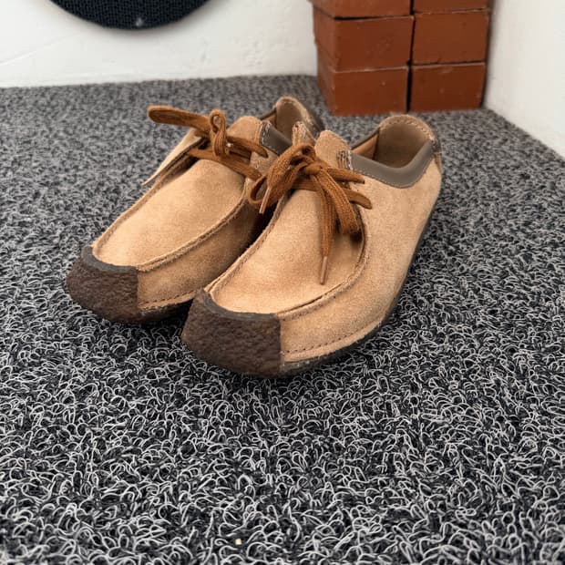 클락스 오리지널(Clarks Originals) 제이니 메이 스웨이드 슈