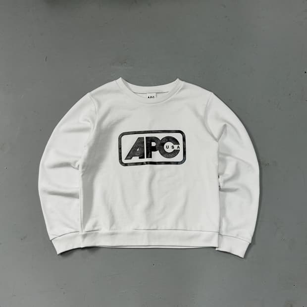 아페쎄 화이트 프린팅 스웻셔츠 