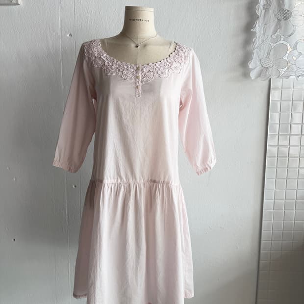 Muji baby pink 레이스 셔링 원피스