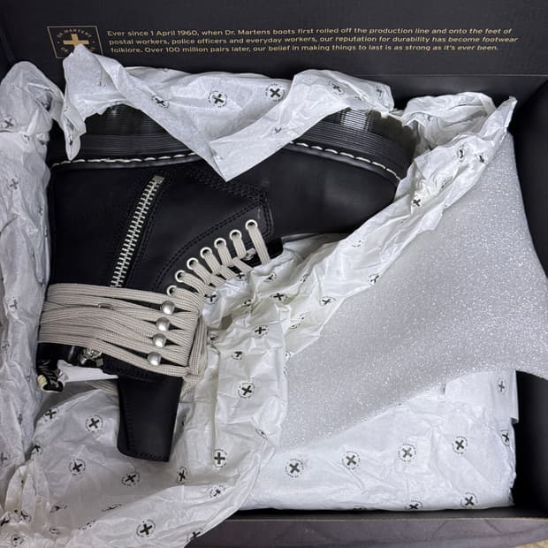 [240]UK5 닥터마틴 x 릭오웬스 1460 쿼드솔 스틸토 블랙 새제품