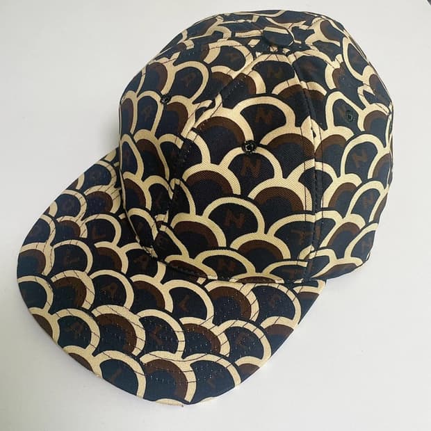 VALENTINO 발렌티노 19ss 컬렉션 볼캡