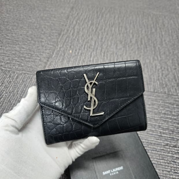 [특가][정품]입생로랑 크로커다일 반지갑