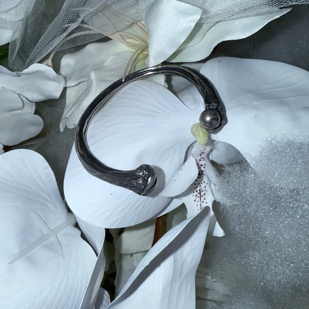 stering silver bone bangle