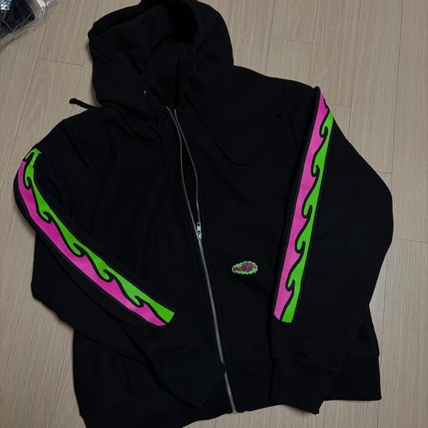 노아 얼웨이즈두왓유수드두 후드집업