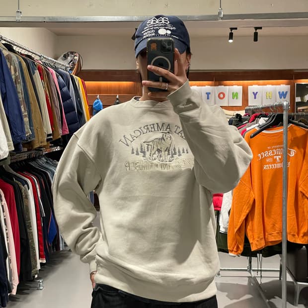 90‘s 늑대 자수 맨투맨 티셔츠  