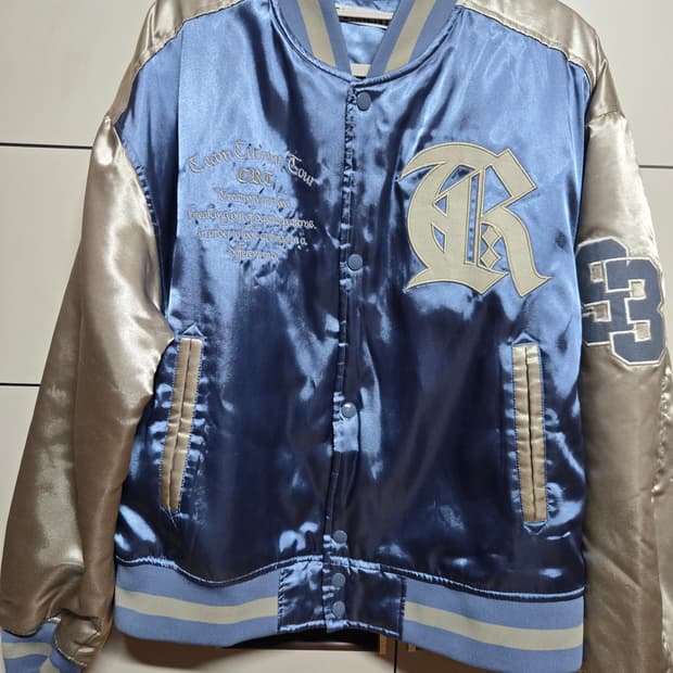 커렌트 글로시 스카이블루 바시트 자켓