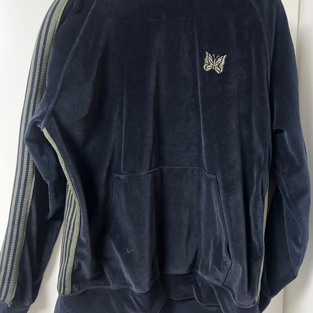 니들스 벨루어 후드티