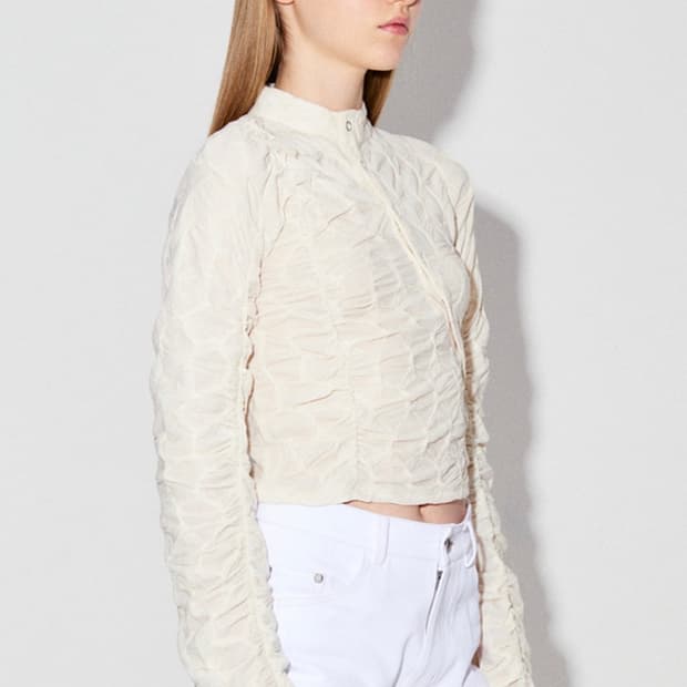 (새상품) 데비어퍼 셔링 탑 아이보리 OS