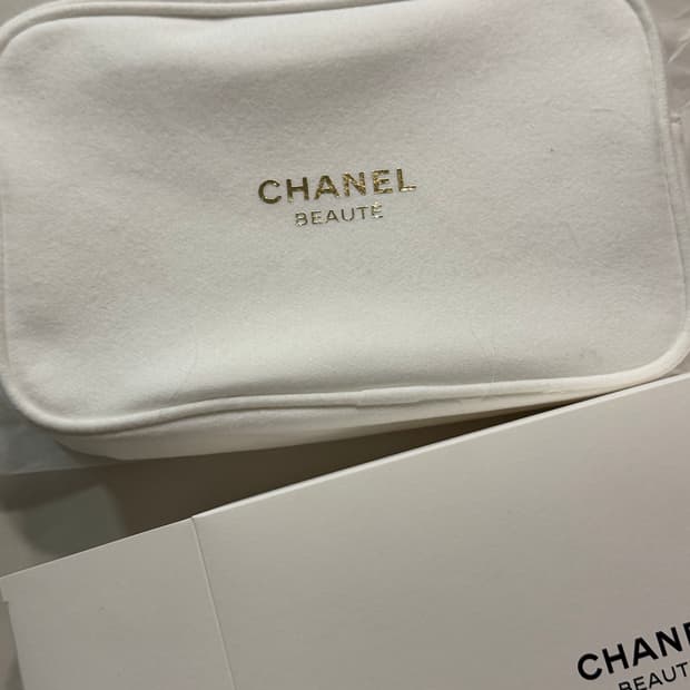 샤넬 뷰티 정품 화이트 파우치