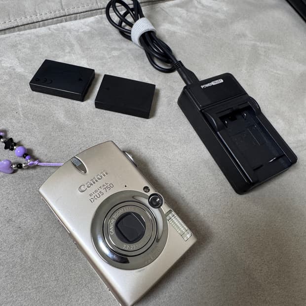 캐논 익서스 750(익시700) 빈티지 디카판매합니다~!