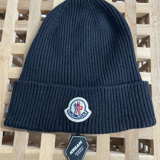 몽클레어 로고패치 블랙 울 비니 새상품