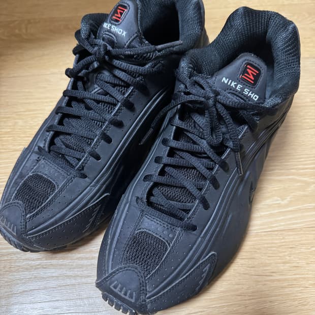 Nike shox r4 black 275mm