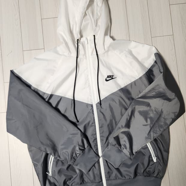 새상품급)나이키 우븐 윈드러너 후드 바람막이 재킷 DA0002-084 사