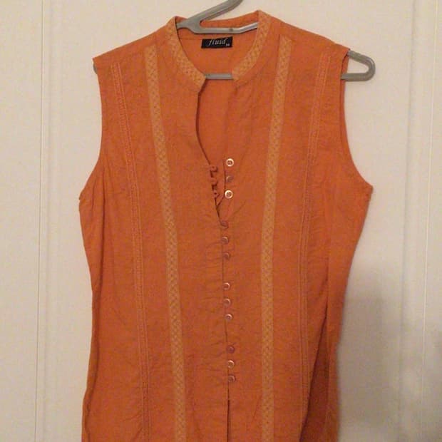 오렌지 테라코타 나시 블라우스