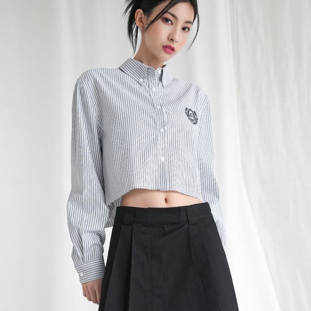 어반드레스 Mew Striped Shirt 크롭 스트라이프 셔츠 블랙