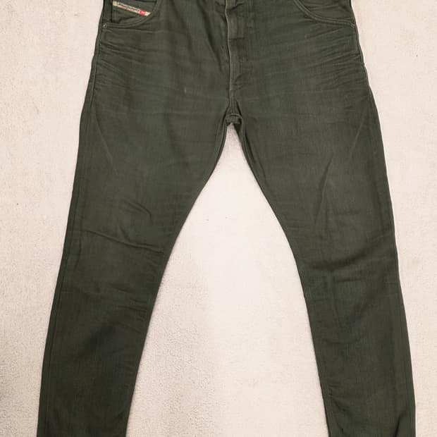 디젤 크룰리 카키 청바지.  싸이즈 34