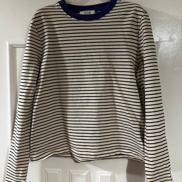 COS 스트라이프 티셔츠