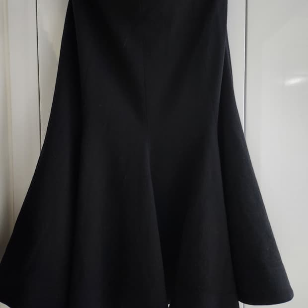 지방시 블랙 울  플레어 스커트