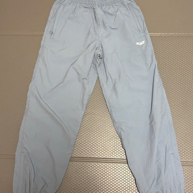 Palace 트레이닝복 팝니다