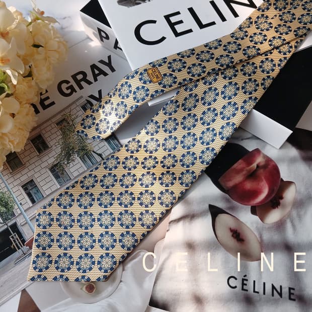 셀린느 실크 옐로우 메달리온 패턴 넥타이 9.4cm S~A+등급 E750