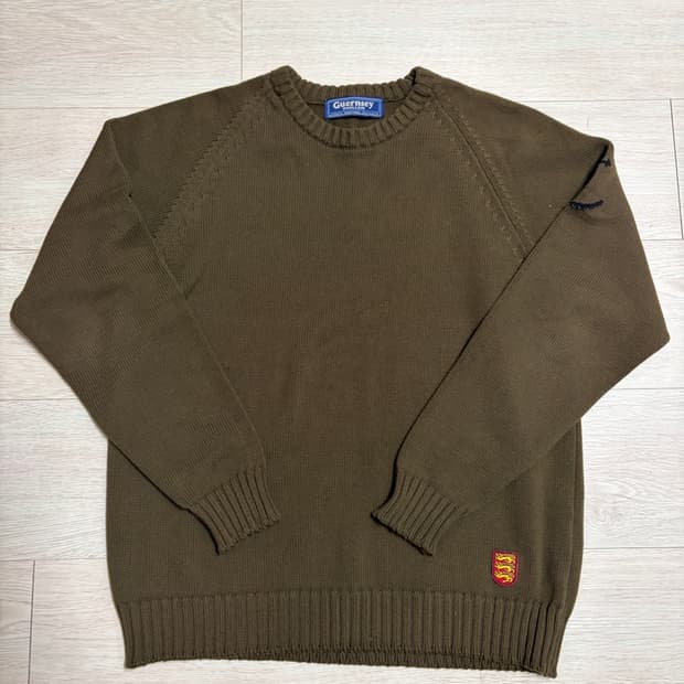 건지울른스 니트