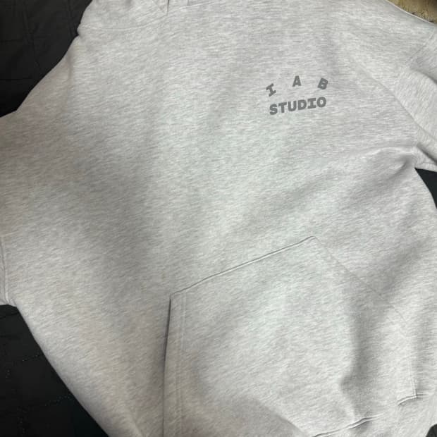 아이앱 스튜디오 후드 라이트 그레이 판매합니다.