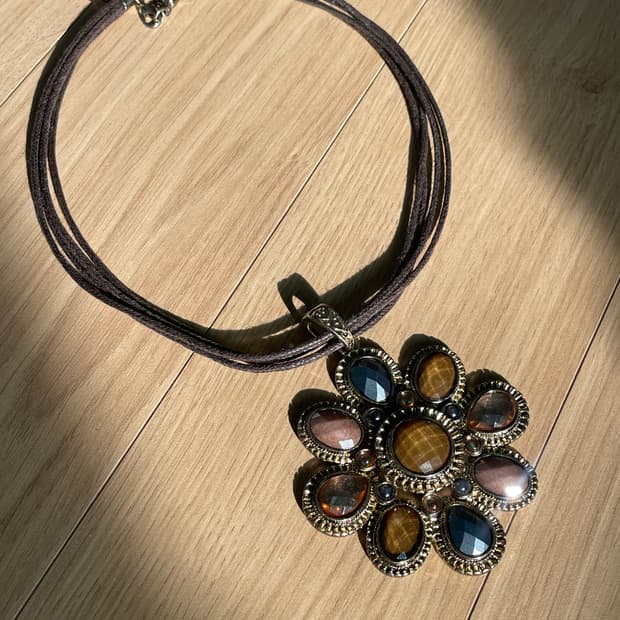 Vintage antique flower brown necklace 