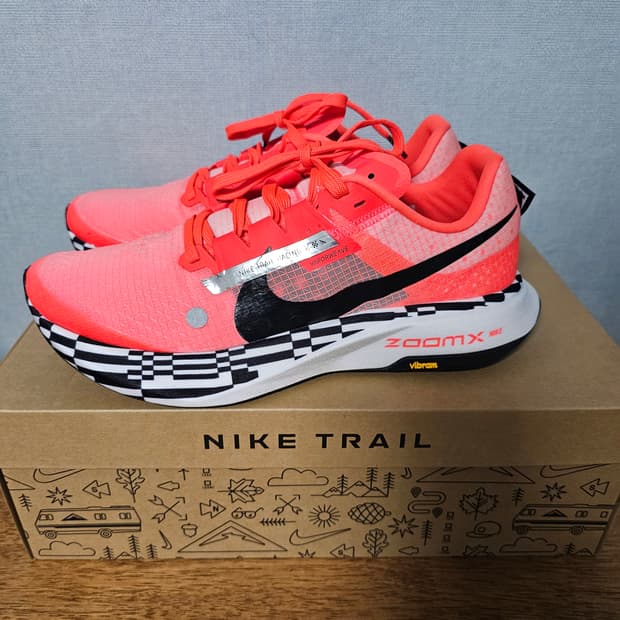 나이키 울트라 플라이 트레일 285