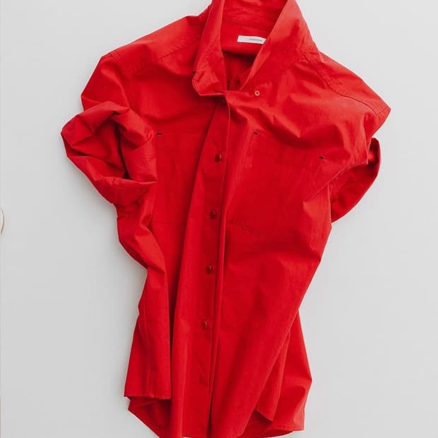 문달 코모 하프셔츠 Como Half Shirt in red