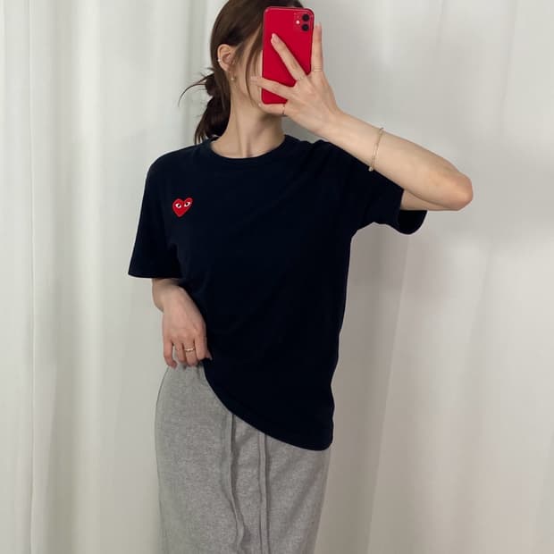 꼼데가르송 블랙 레드와펜 T