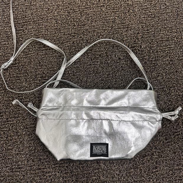 마리떼 프랑소와 저버 실버 여성 크로스백 복조리 가방