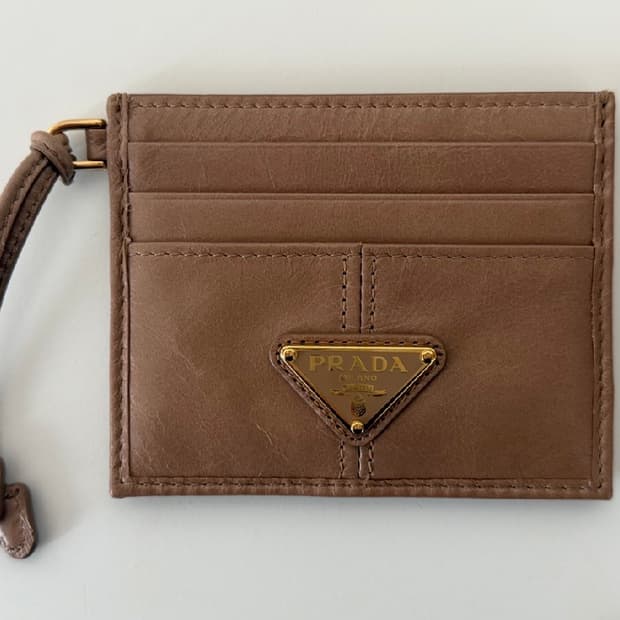 [일본한정] 프라다 소프트 룩스 레더 카드지갑 카메오