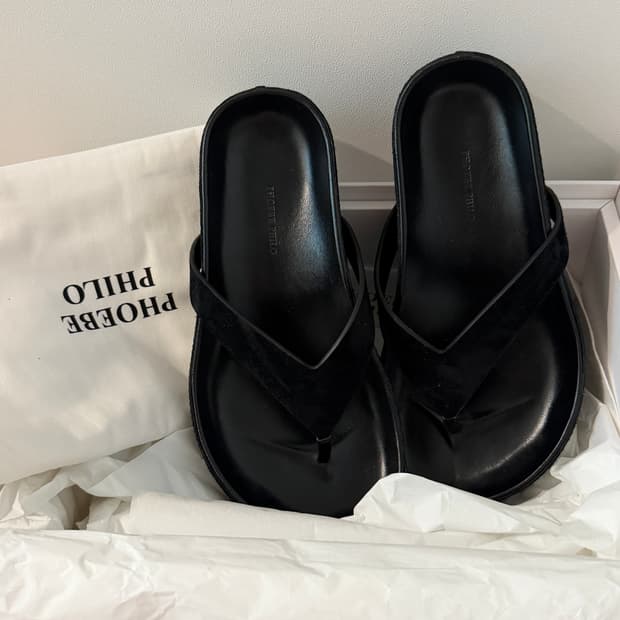 피비파일로 블랙 스웨이드 플리플랍