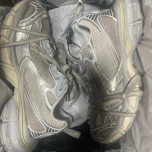 발렌시아가3xl 에그쉘 44 새상품