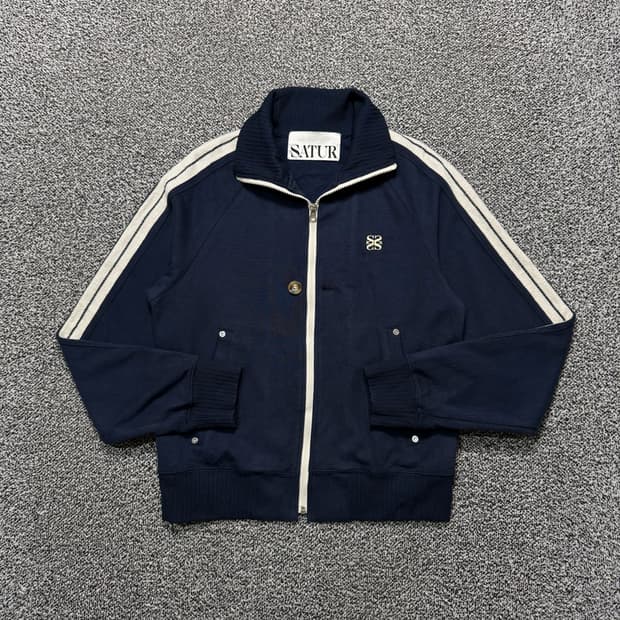 Name : 세터 SATUR 시그니처로고 사이드라인 니트집업 :) 