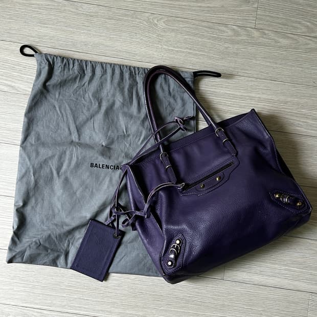 발렌시아가 모터백