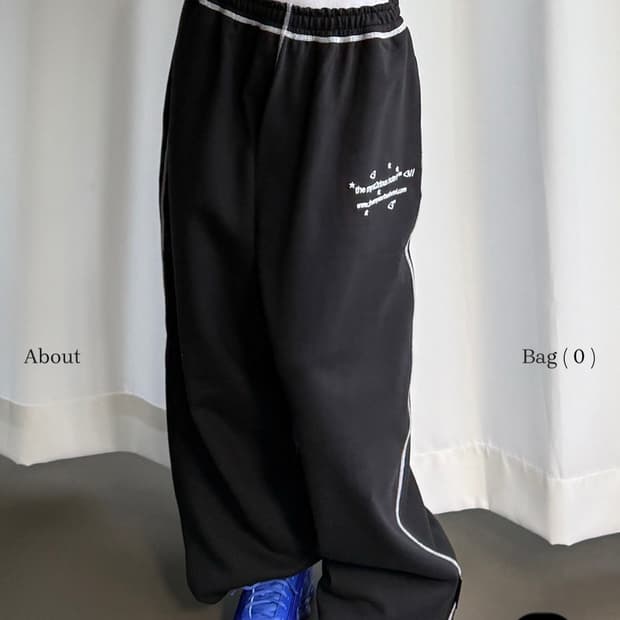 더미스테리어스호텔 TYPING SWEAT PANTS