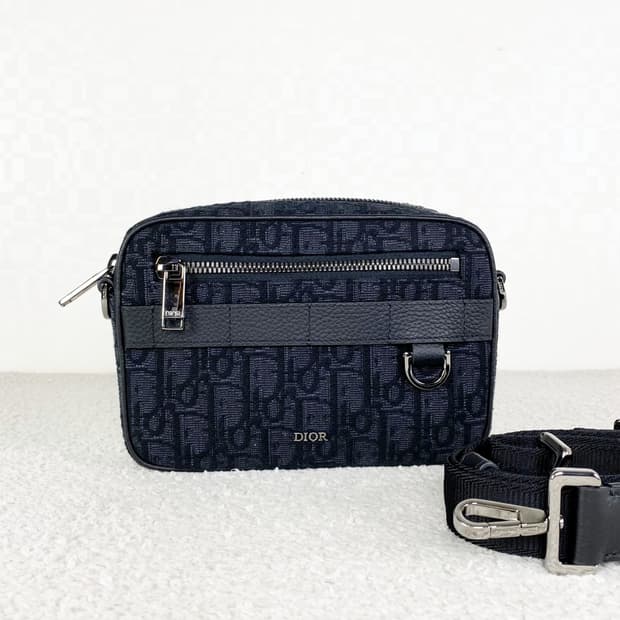 디올 사파리 메신저백 미니 스트랩백