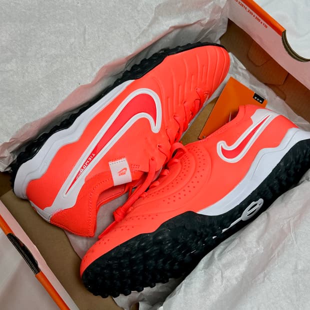 (270)나이키 티엠포 레전드10 프로 핫 라바 화이트 풋살화 축구화