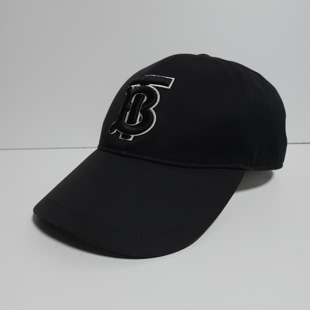 [M] 버버리 블랙 TB 자수 볼캡 모자 8017245