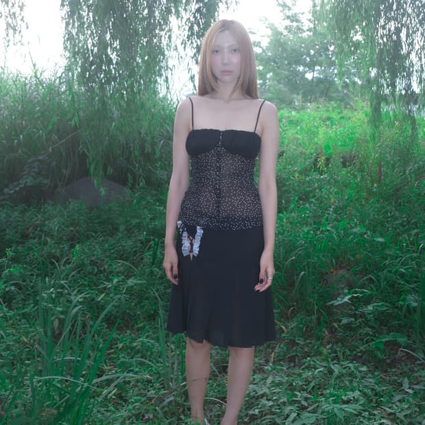 루즈슬립오버 도트 리본 슬리브리스