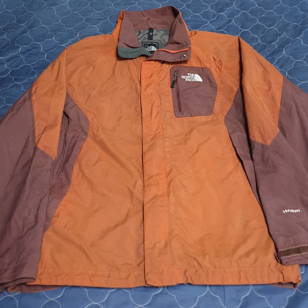 (단종매물) 노스페이스 하이벤트 가슴포켓 바람막이 브릭 (S)