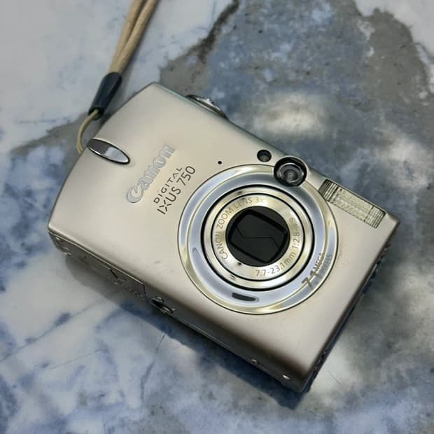 캐논 익서스 750 디카