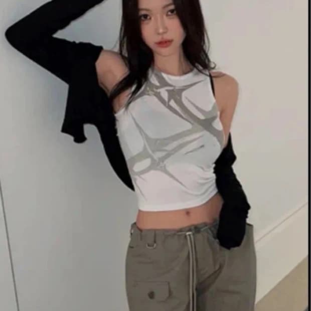 [히프나틱] 더브유 세미크롭 나시 + 블랙 가디건 