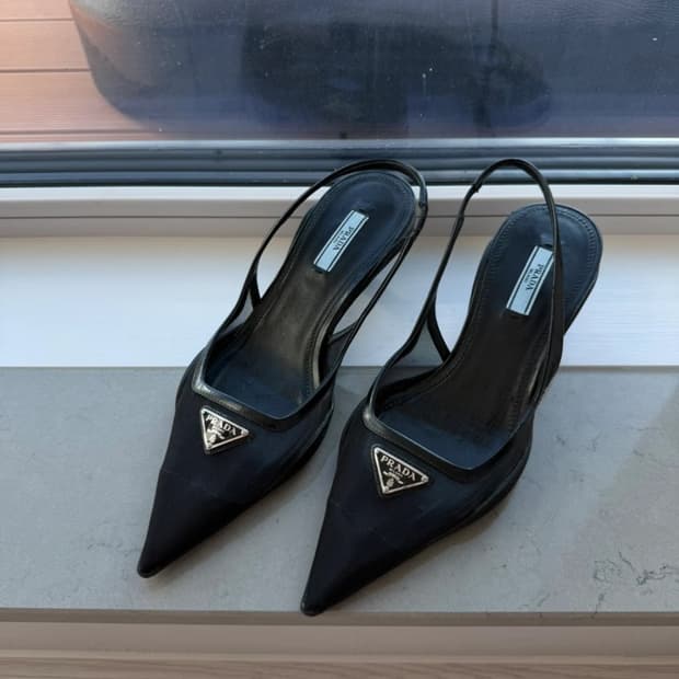 깜짝세일(거의새거)프라다 슬링백 스틸래토 슈즈 38사이즈