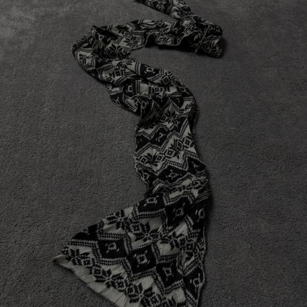 Vintage grunge knit muffler