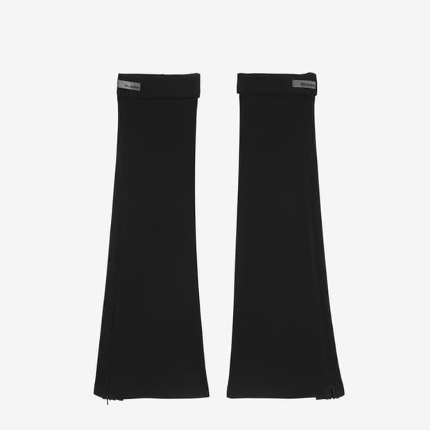 WSC archive Strap leg warmer
