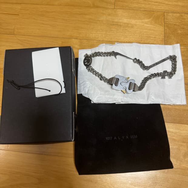 알릭스 히어로 목걸이 