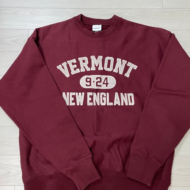 아웃스탠딩 맨투맨 S사이즈