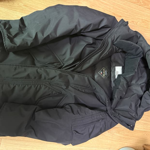 나나미카 고어텍스 다운코트